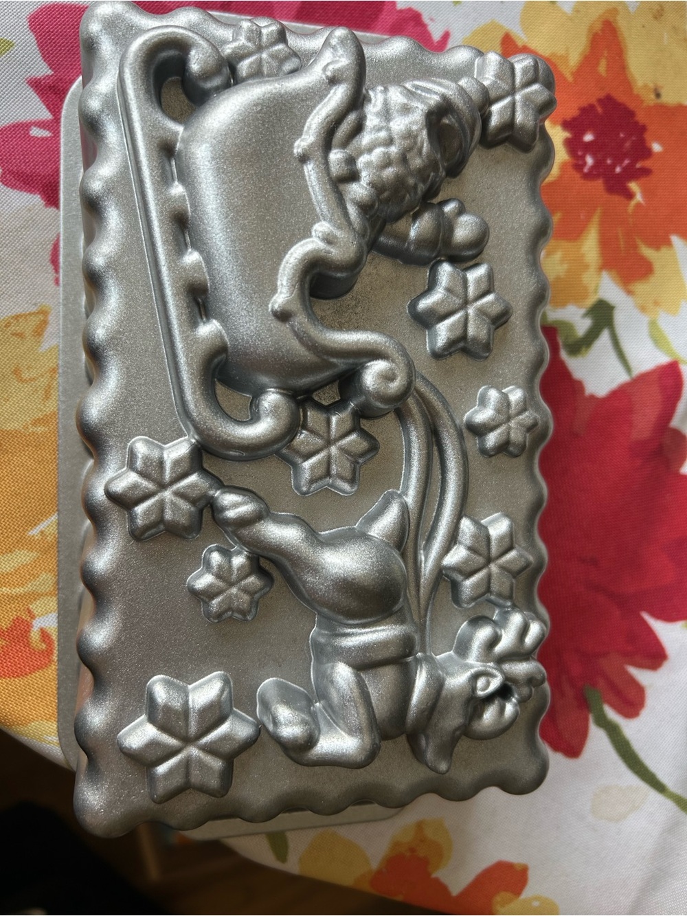 Nordic Ware Santa Sleigh pan - 6 cups- Silver Santa & Reindeer Design